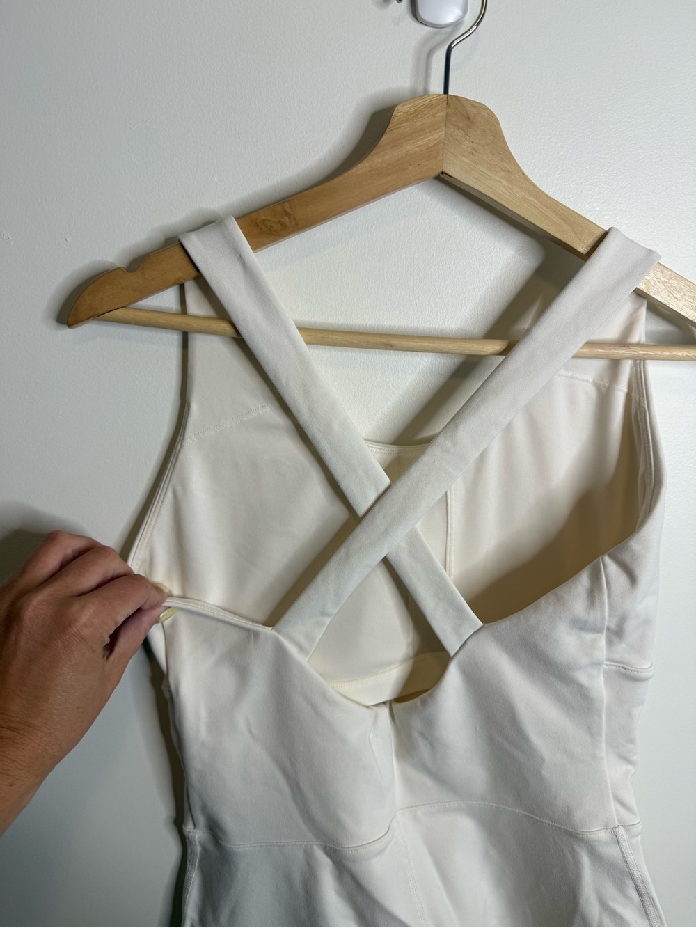 ALO Yoga One Piece jumpsuit capris white sports bra High support large - Picture 4 of 8
